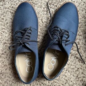 Men’s navy shoe. Business casual